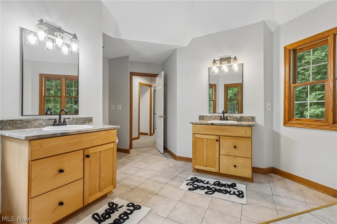 10685 Robert Lane Chagrin Falls OH 44023