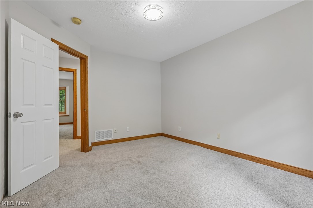 10685 Robert Lane Chagrin Falls OH 44023