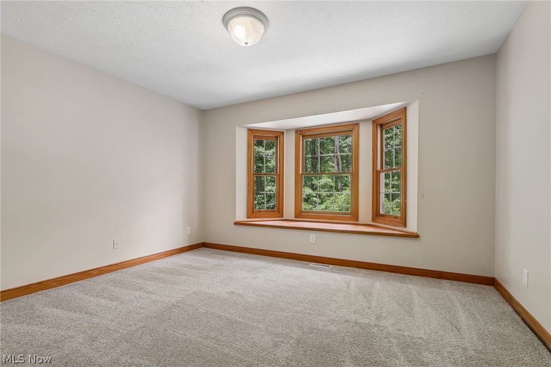 10685 Robert Lane Chagrin Falls OH 44023