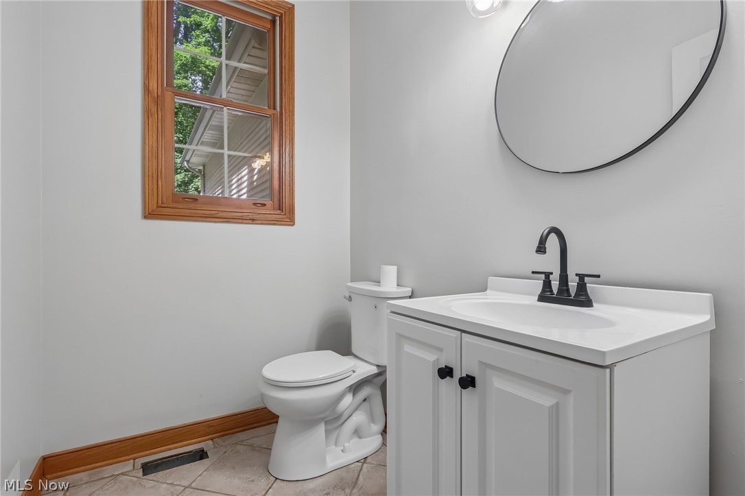 10685 Robert Lane Chagrin Falls OH 44023