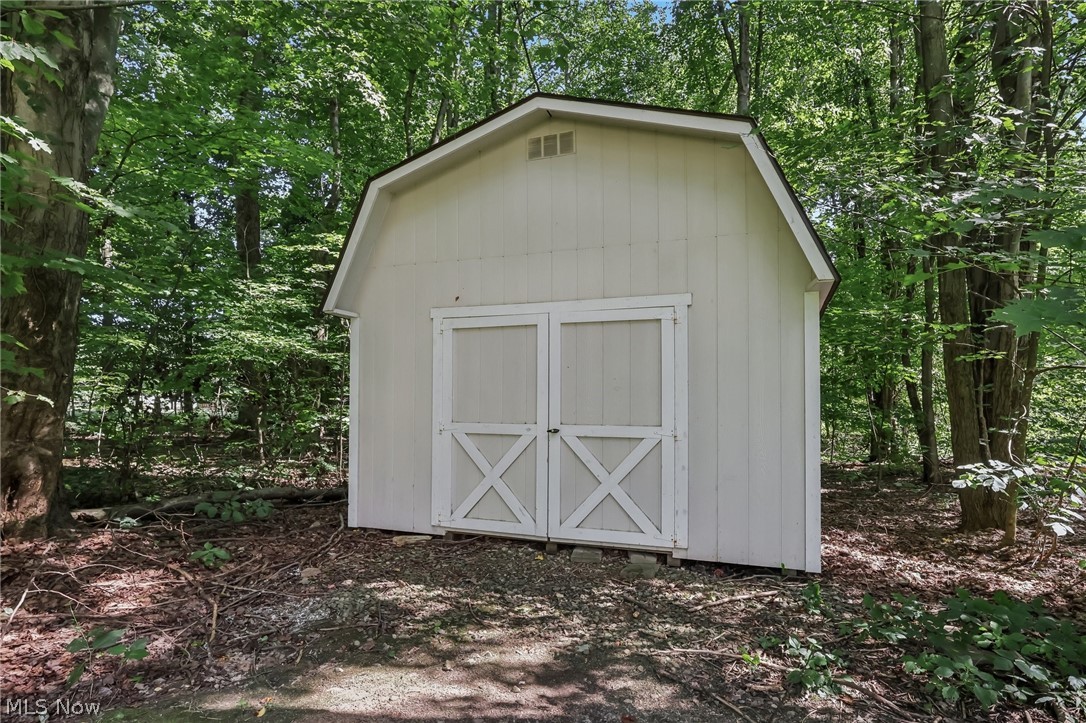 10685 Robert Lane Chagrin Falls OH 44023