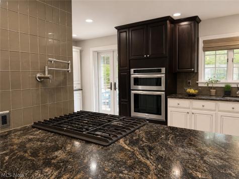 6325 Crossview Road Seven Hills OH 44131