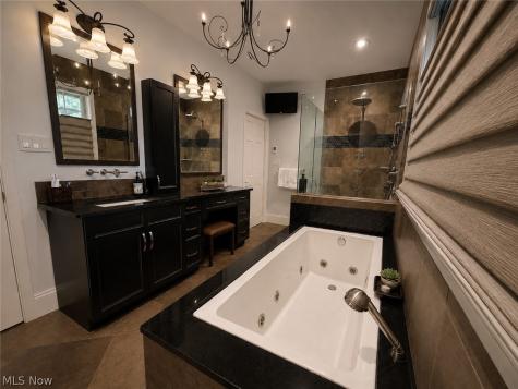6325 Crossview Road Seven Hills OH 44131