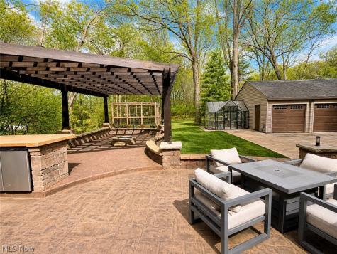 6325 Crossview Road Seven Hills OH 44131