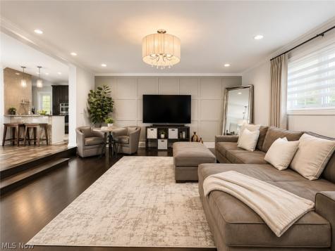 6325 Crossview Road Seven Hills OH 44131