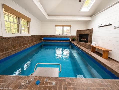 6325 Crossview Road Seven Hills OH 44131