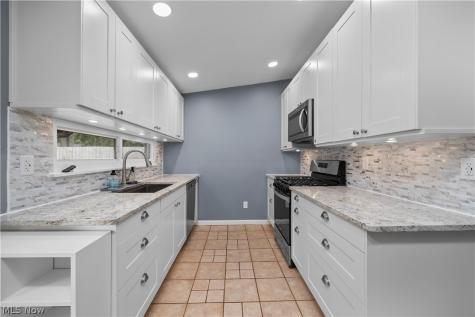 747 Abbe Road N Elyria OH 44035