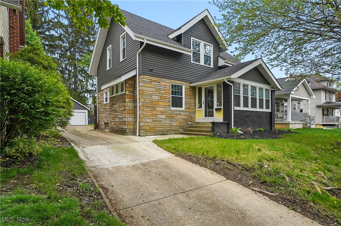 1096 Jefferson Avenue Akron OH 44313