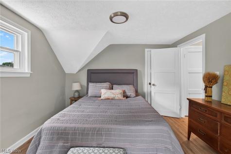 2747 Lincoln Way NW Massillon OH 44647