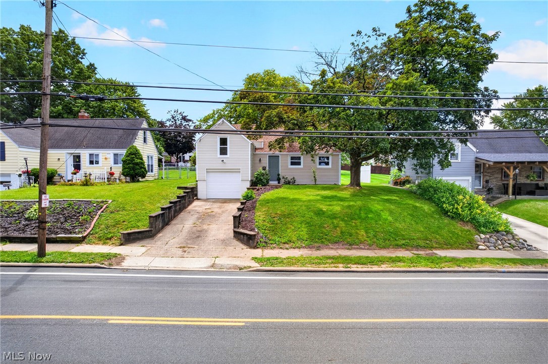 2747 Lincoln Way NW Massillon OH 44647