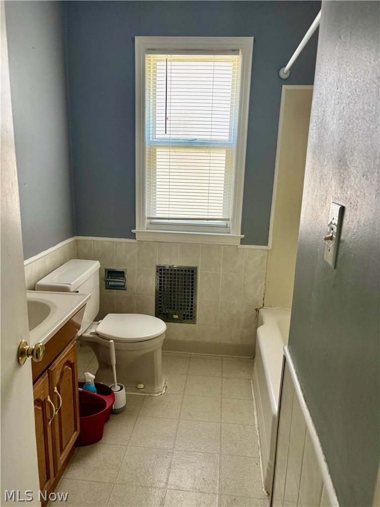 26930 Oriole Avenue Euclid OH 44132