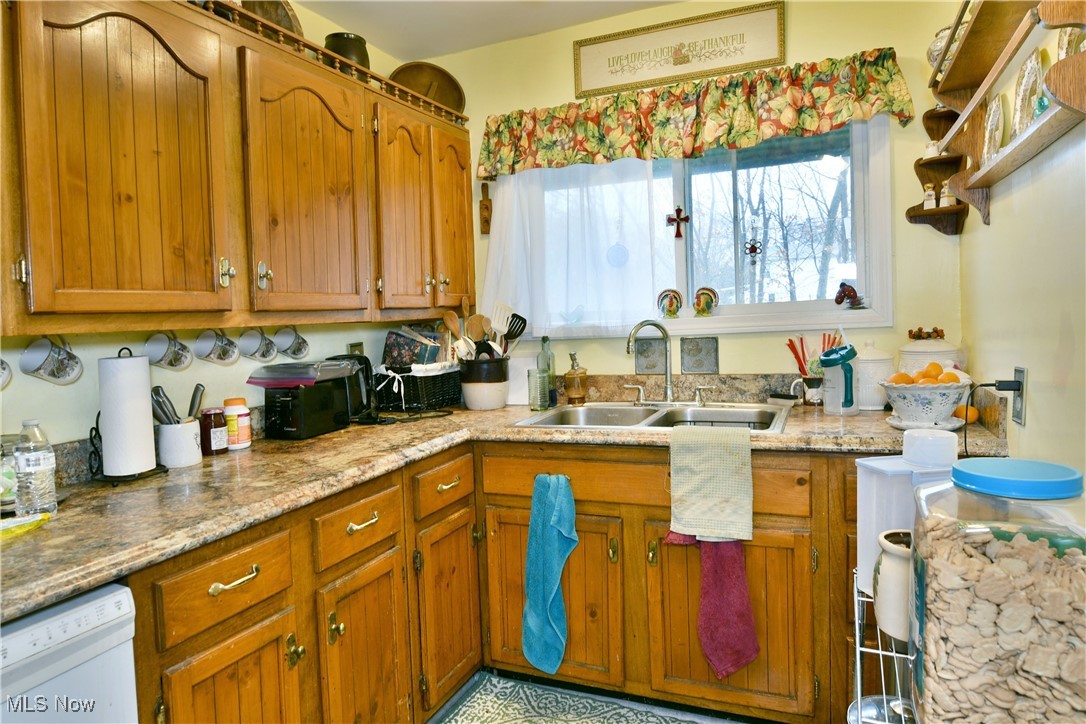 9210 Howland Springs Road SE Howland OH 44484