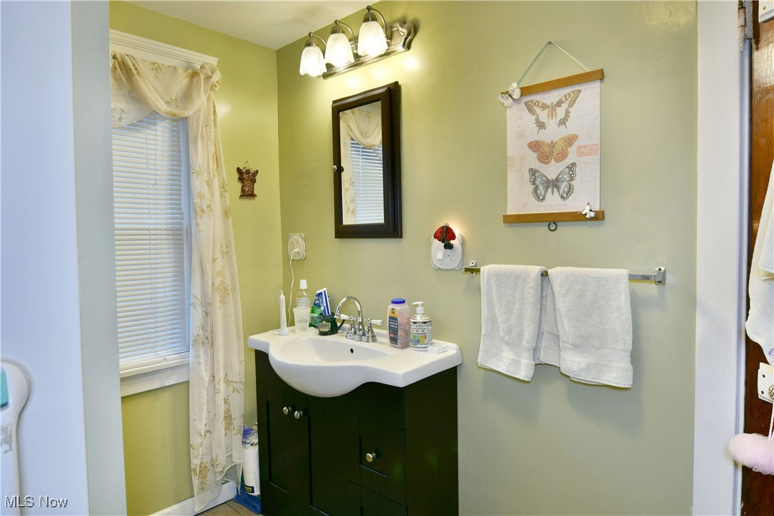 9210 Howland Springs Road SE Howland OH 44484