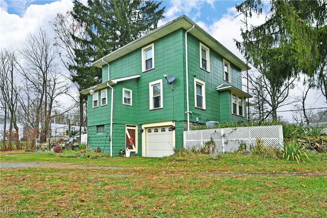 9210 Howland Springs Road SE Howland OH 44484