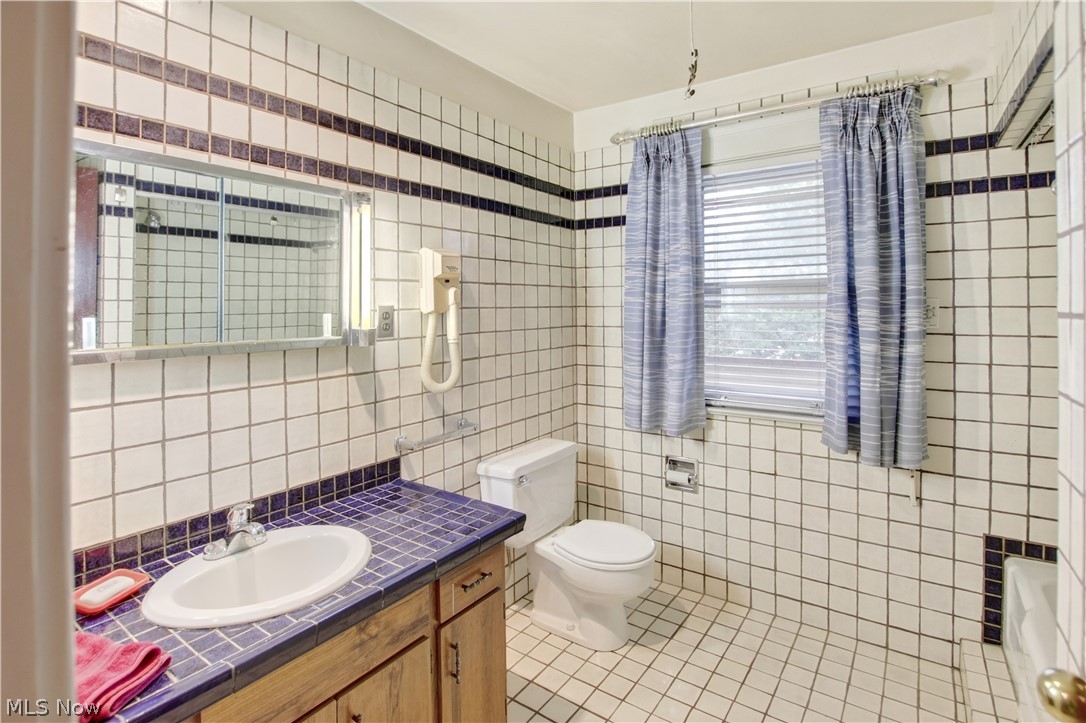 16317 Clifton Boulevard Lakewood OH 44107