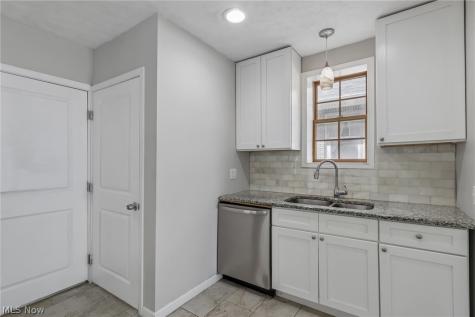 875 Hereford Drive Akron OH 44303