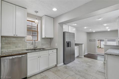 875 Hereford Drive Akron OH 44303