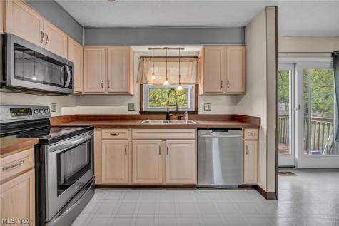 8600 Brentwood Drive Olmsted Twp OH 44138