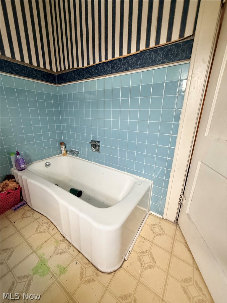 817 Rosswell Avenue Steubenville OH 43952