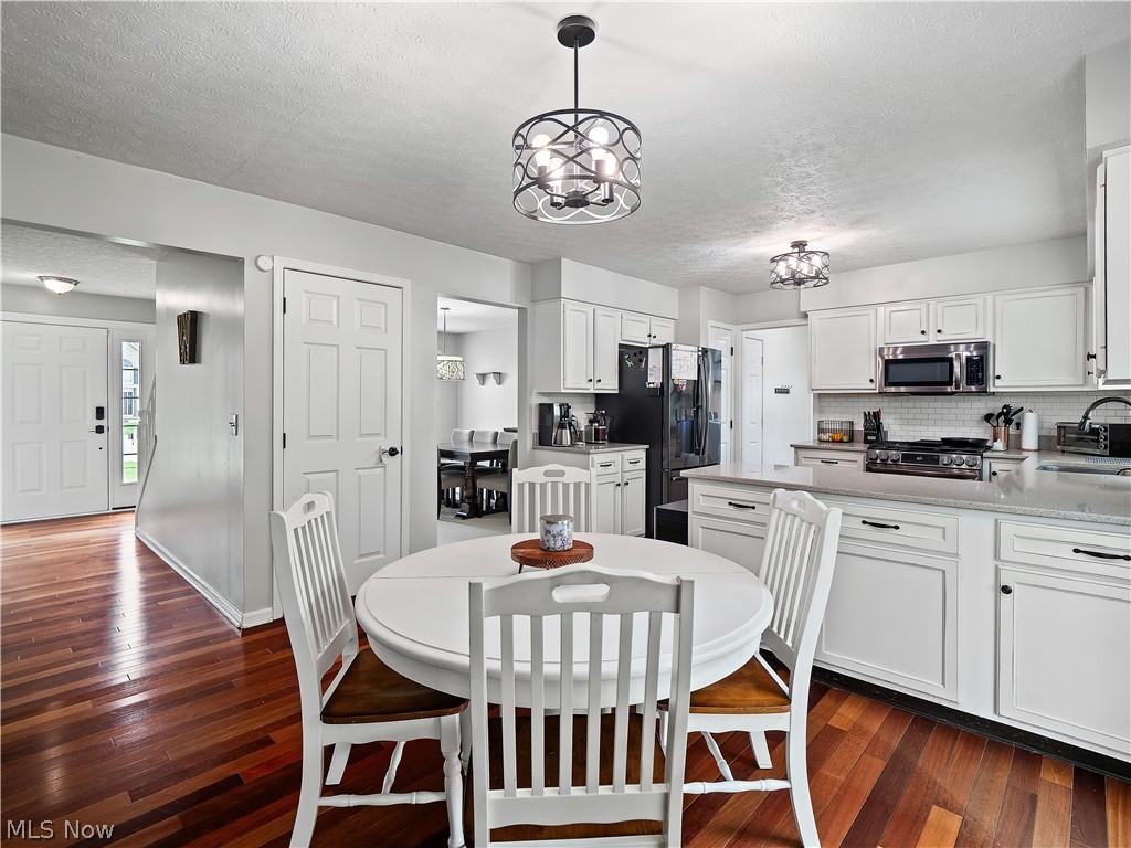 718 Wedgewood Drive Avon Lake OH 44012