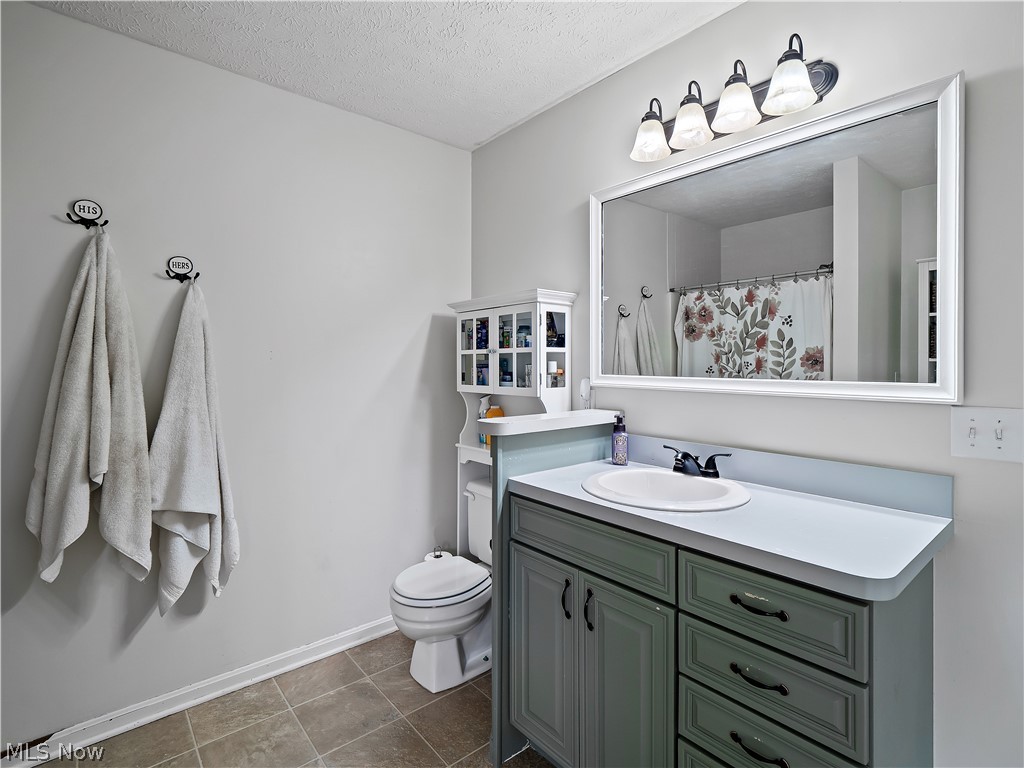 718 Wedgewood Drive Avon Lake OH 44012
