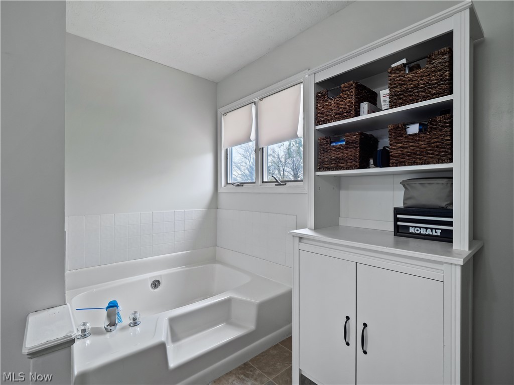 718 Wedgewood Drive Avon Lake OH 44012