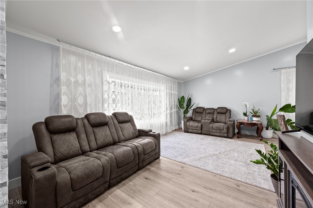 1733 Jo Ann Drive Parma OH 44134