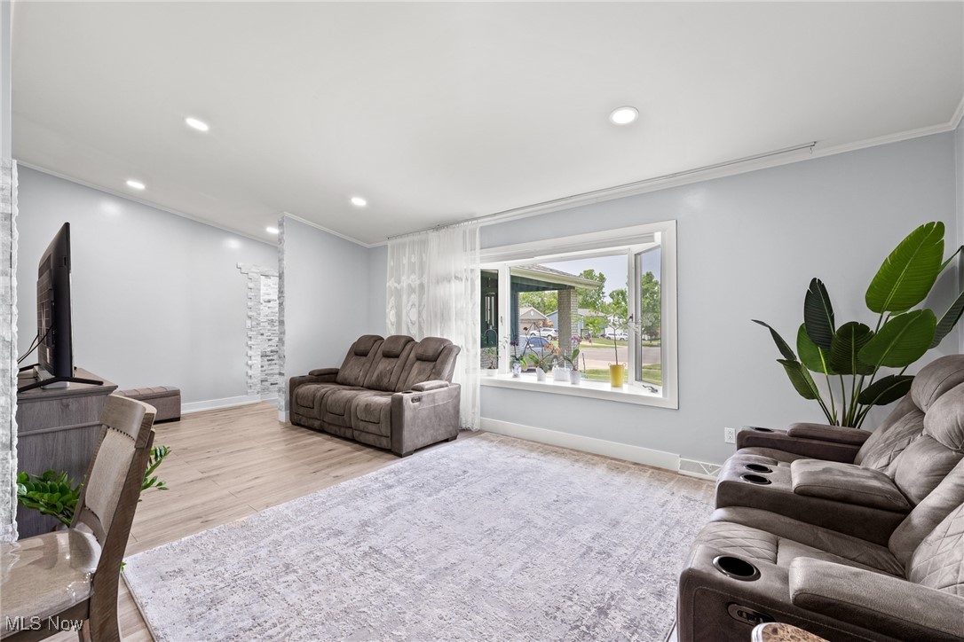 1733 Jo Ann Drive Parma OH 44134