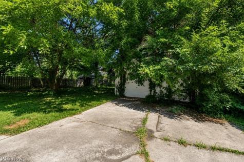 15811 Arcade Avenue Cleveland OH 44110