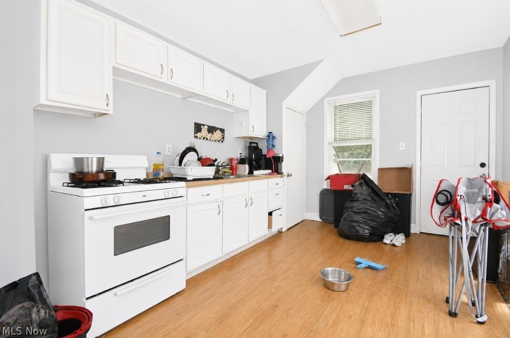 15811 Arcade Avenue Cleveland OH 44110