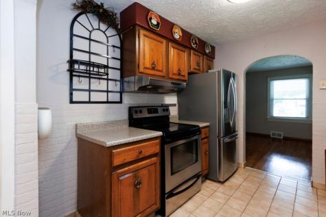 114 Sheriff Street Elyria OH 44035
