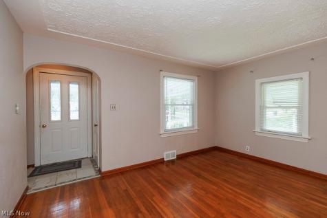 114 Sheriff Street Elyria OH 44035