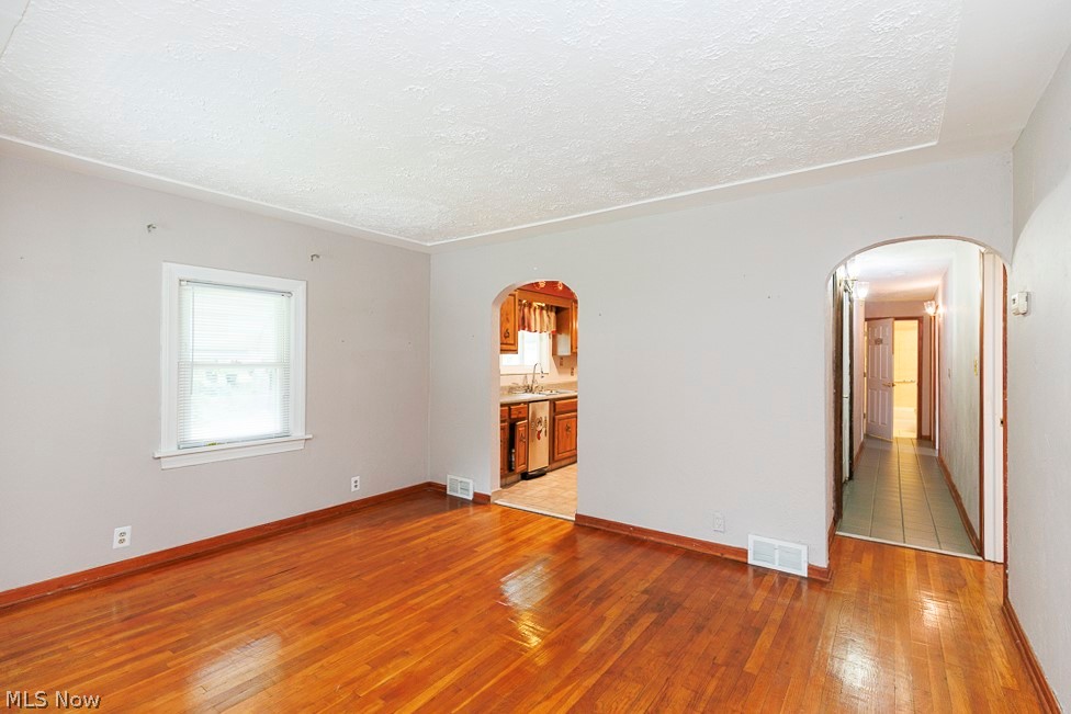 114 Sheriff Street Elyria OH 44035