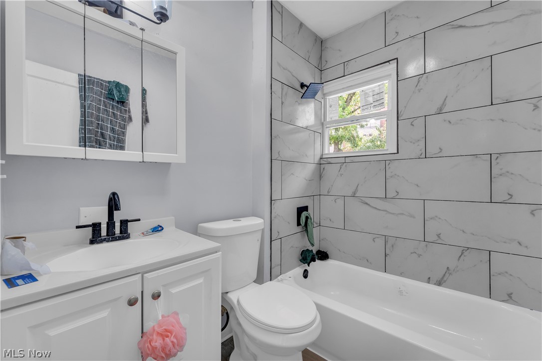 2153 W 106th Street Cleveland OH 44102