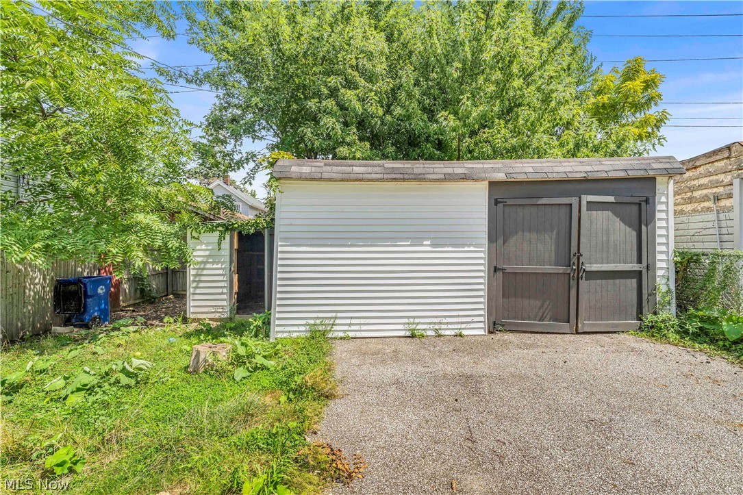 2153 W 106th Street Cleveland OH 44102