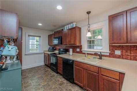 1949 Auten Drive Akron OH 44320