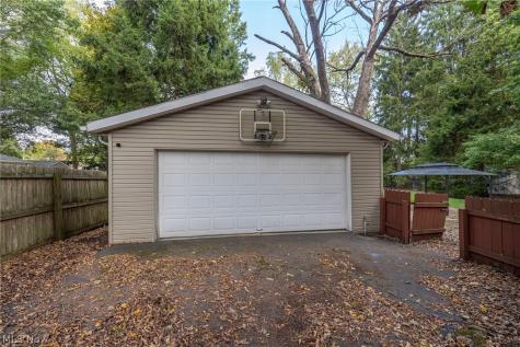 1949 Auten Drive Akron OH 44320