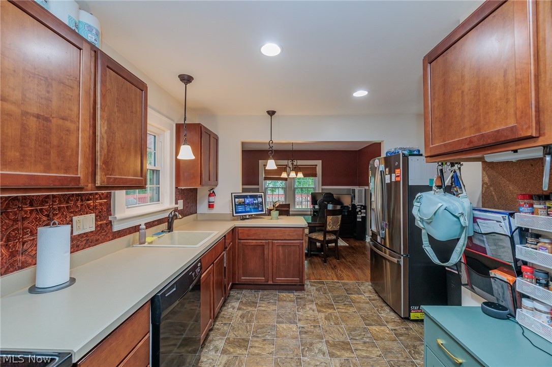 1949 Auten Drive Akron OH 44320