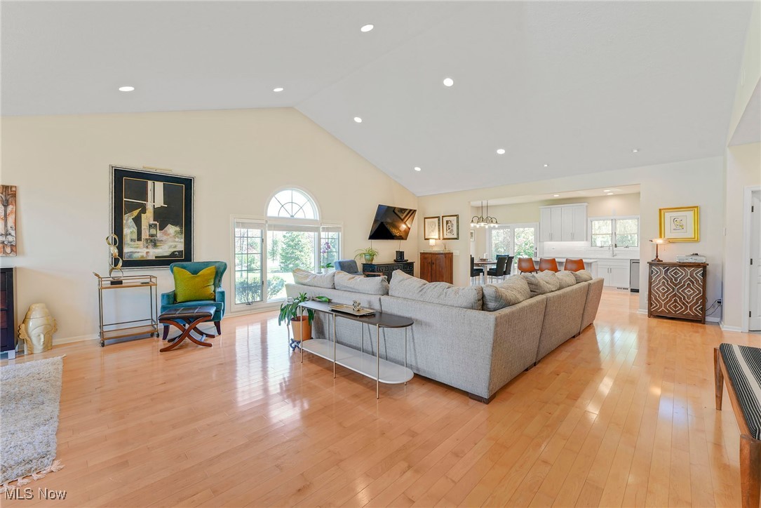 197 Raleigh Court Aurora OH 44202