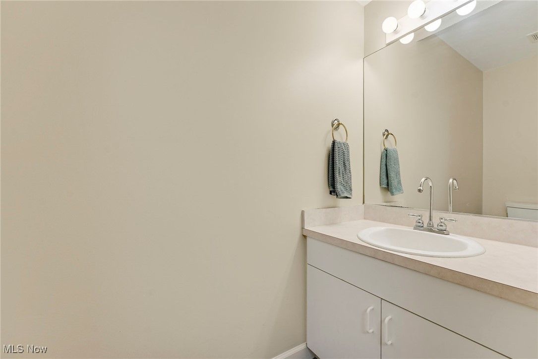 197 Raleigh Court Aurora OH 44202