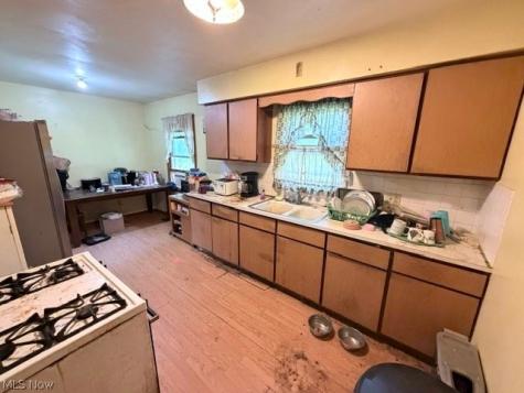 673 Rhoda Avenue Youngstown OH 44509