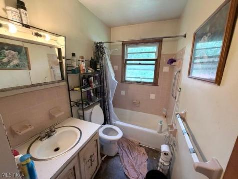 673 Rhoda Avenue Youngstown OH 44509