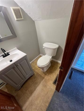 2053 W 95th Street Cleveland OH 44102