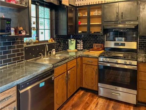 835 Cynthia Court Niles OH 44446