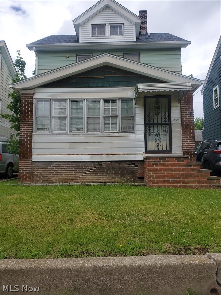 1439 Clermont Cleveland OH 44110