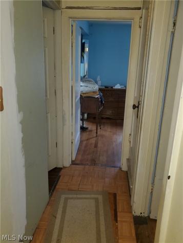 1439 Clermont Cleveland OH 44110