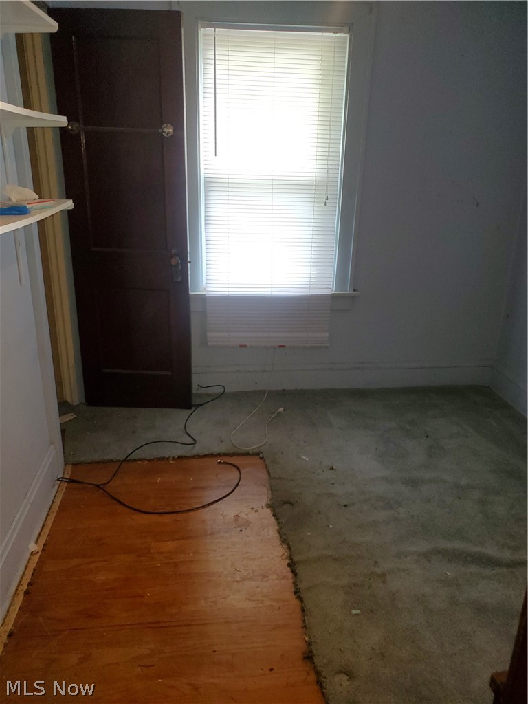 1439 Clermont Cleveland OH 44110