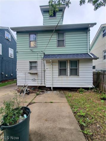 1439 Clermont Cleveland OH 44110