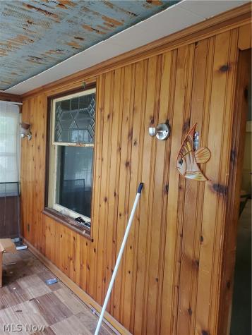 1439 Clermont Cleveland OH 44110