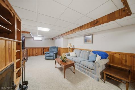 41 8th Street Barberton OH 44203
